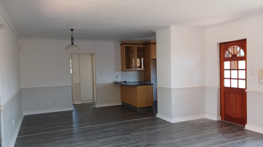 To Let 3 Bedroom Property for Rent in Summerstrand Eastern Cape